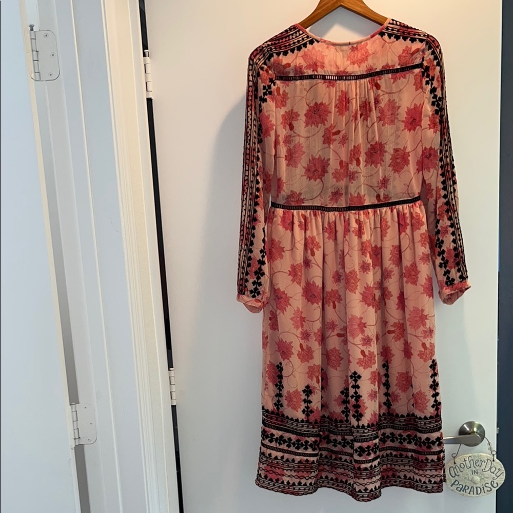 NWOTs TopShop Pink and Black Floral Lightweight Dress  Woman Size 6 - Picture 4 of 13